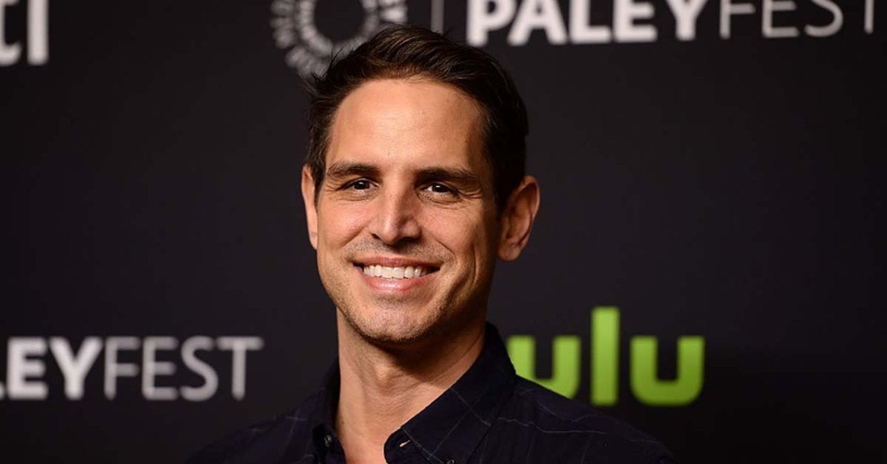 Arrow Creator Greg Berlanti Speaks Out About Changing DC Comics Heroes for the Modern Era